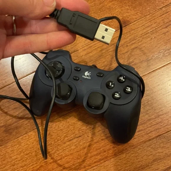 Logitech computer controller - Picture 6 of 10